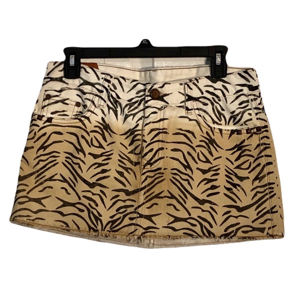 Super fun Monnari denim skirt